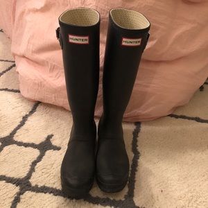 Hunter Matte Black Boots, Size 7